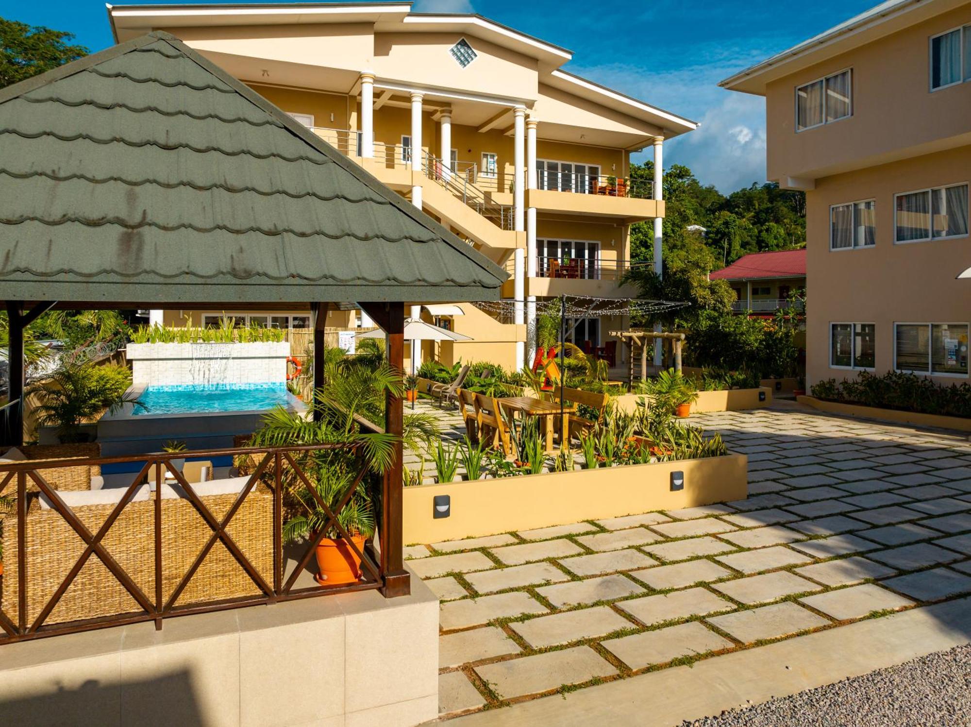 Tropical Hideaway Aparthotel Бо Валон Екстериор снимка
