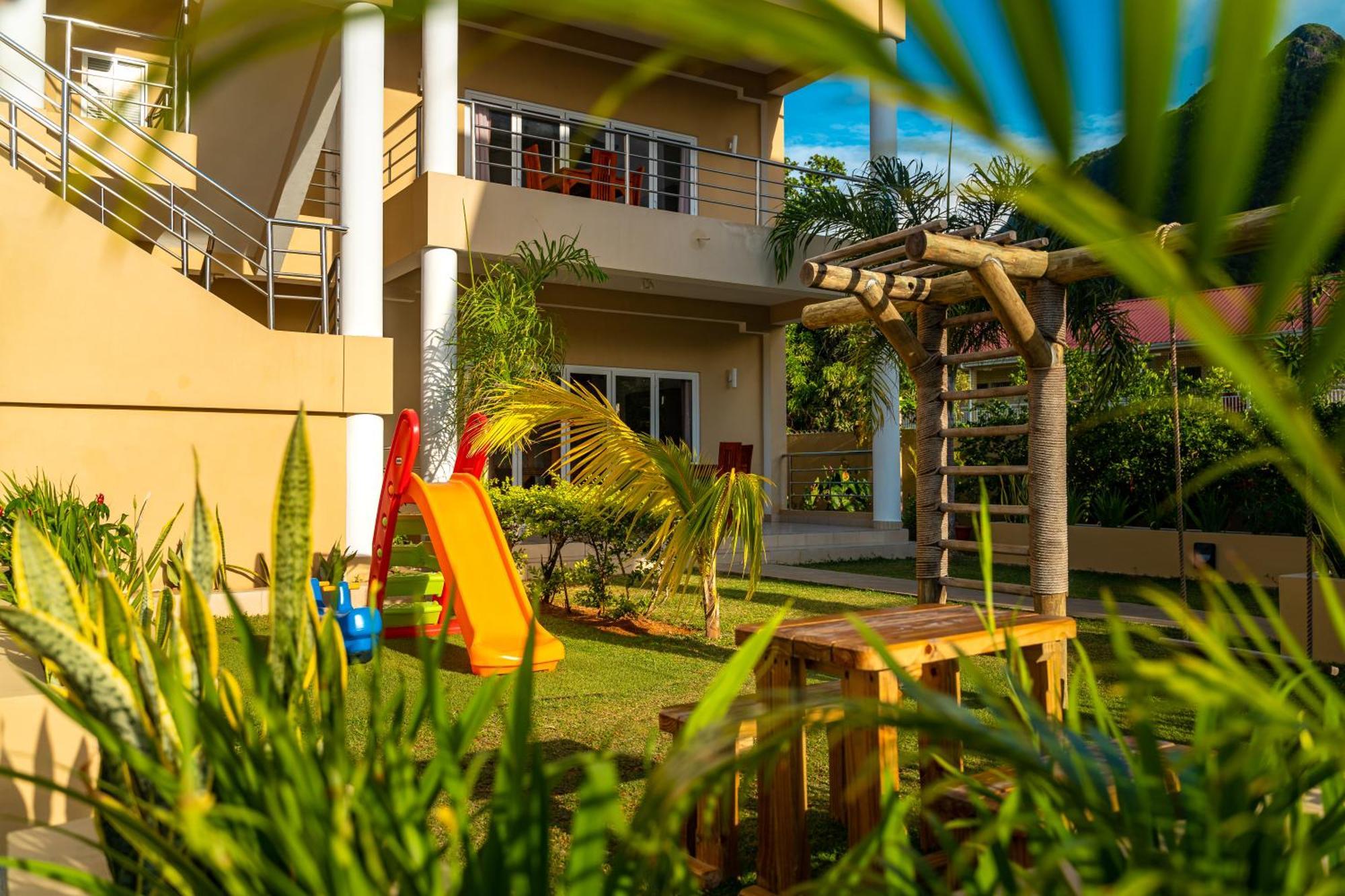 Tropical Hideaway Aparthotel Бо Валон Екстериор снимка