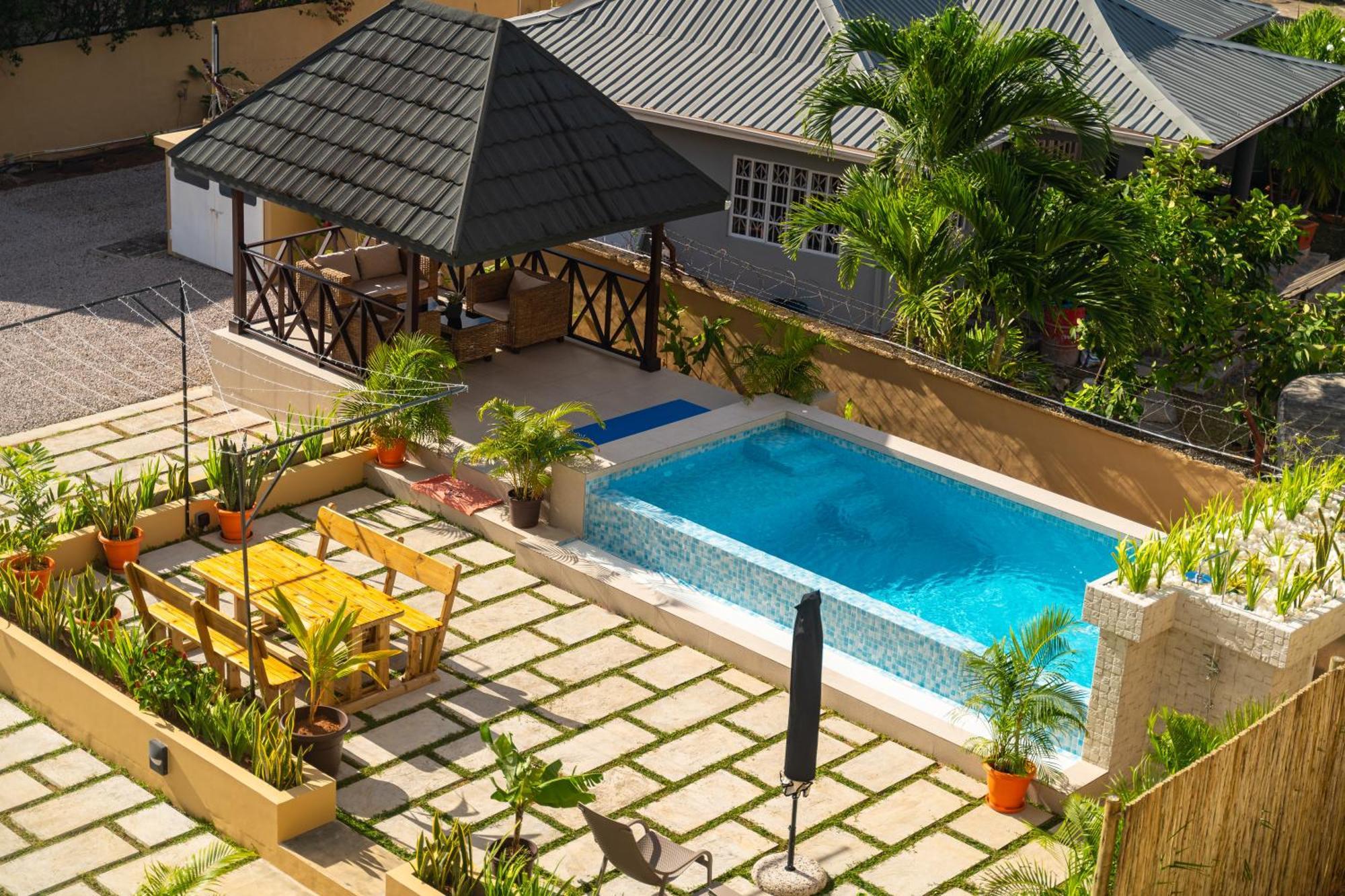 Tropical Hideaway Aparthotel Бо Валон Екстериор снимка