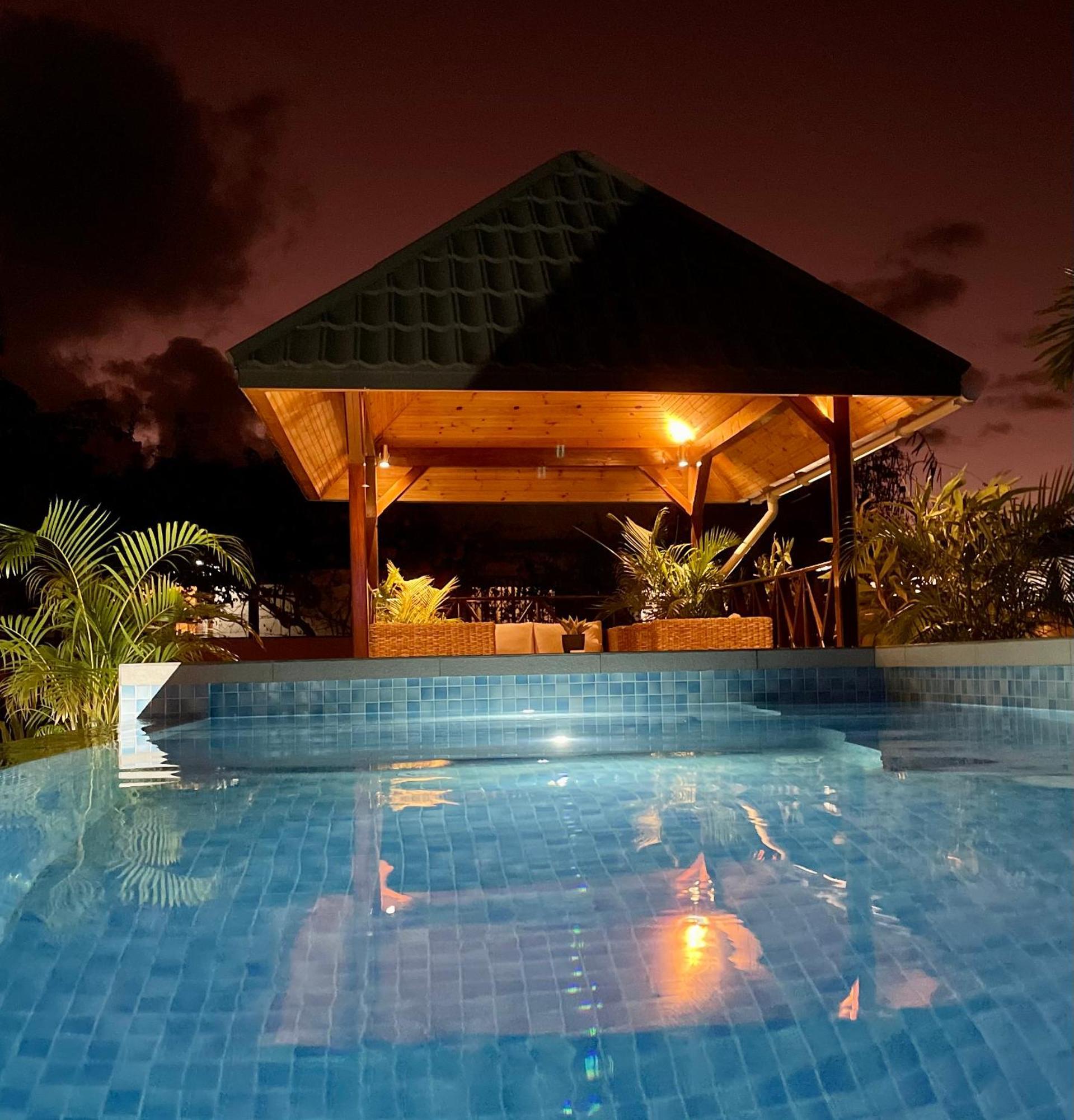 Tropical Hideaway Aparthotel Бо Валон Екстериор снимка